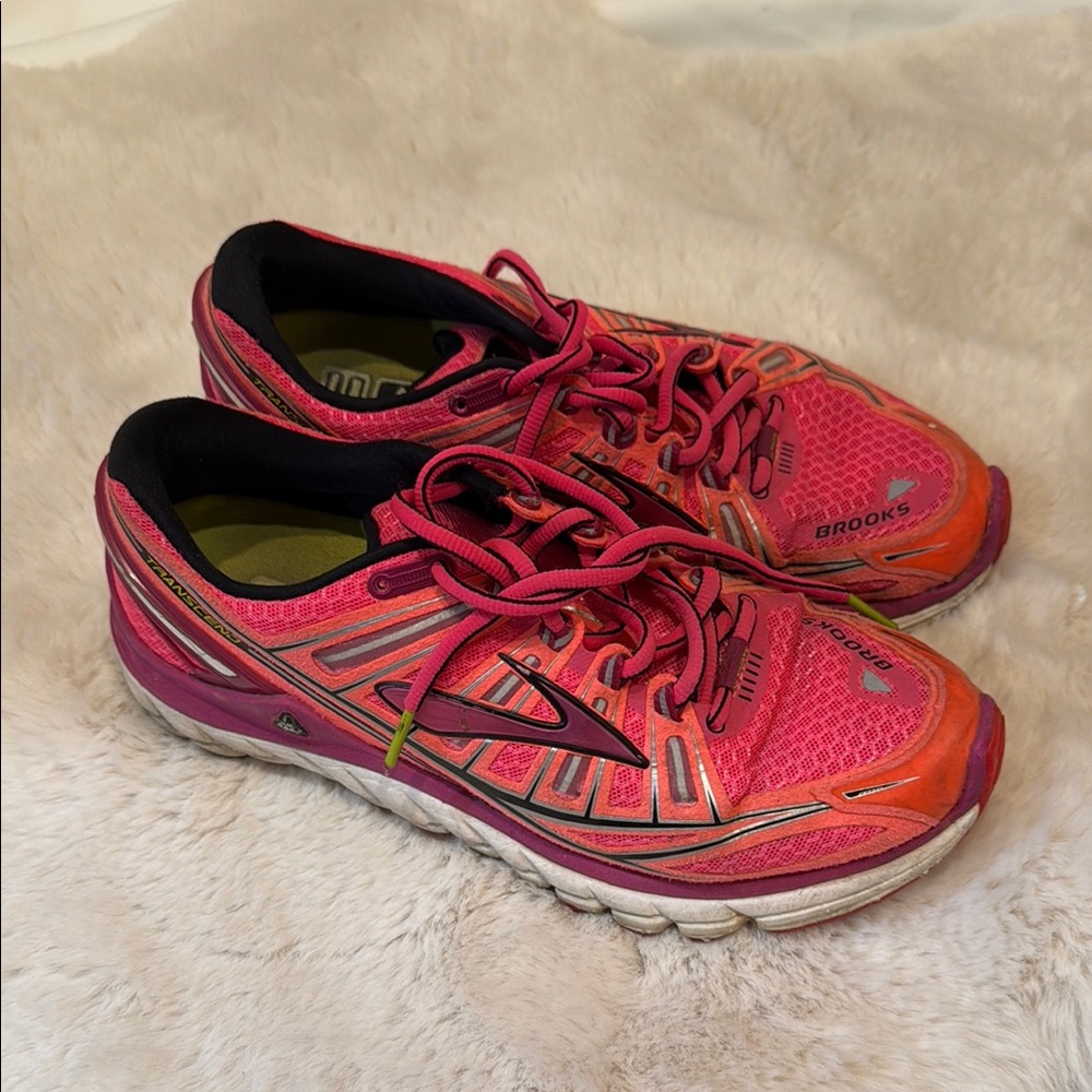 Brooks Women's‎ Transcend Pink Running Shoes